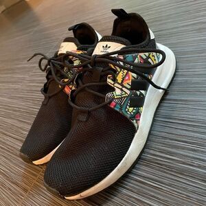 Adidas Boys Size 4 1/2
